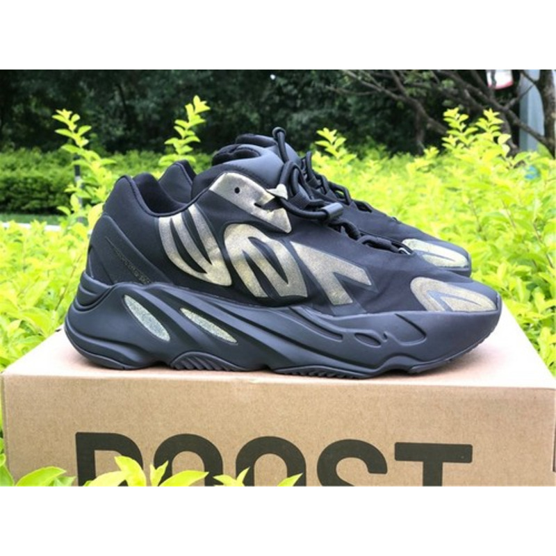 Ad*s yeezy boost 700 mnvn black fv4440 sneakers men women