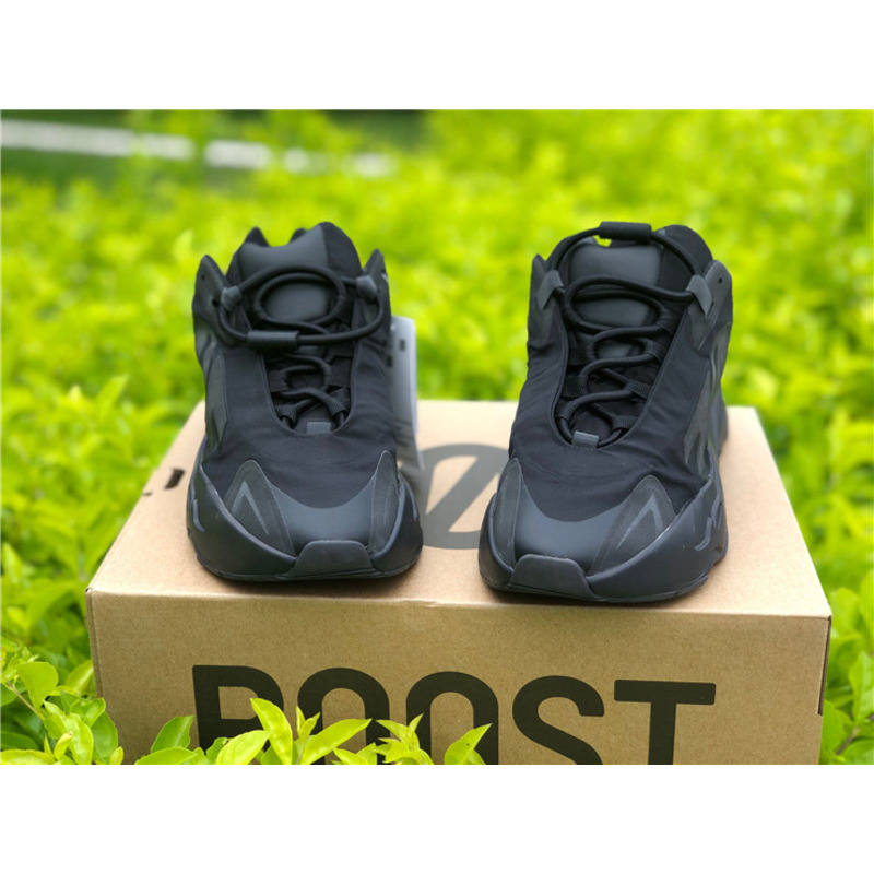 Ad*s yeezy boost 700 mnvn black fv4440 sneakers men women