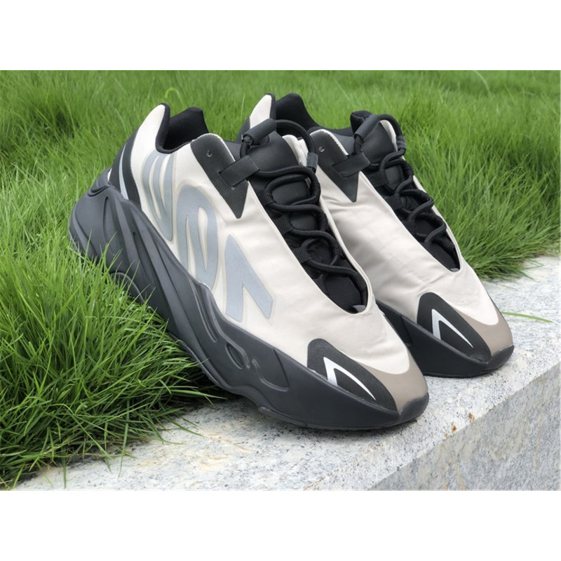 Ad*s yeezy boost 700 mnvn bone fy3729 sneakers men women