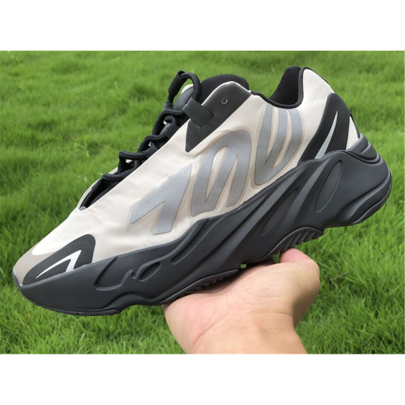 Ad*s yeezy boost 700 mnvn bone fy3729 sneakers men women