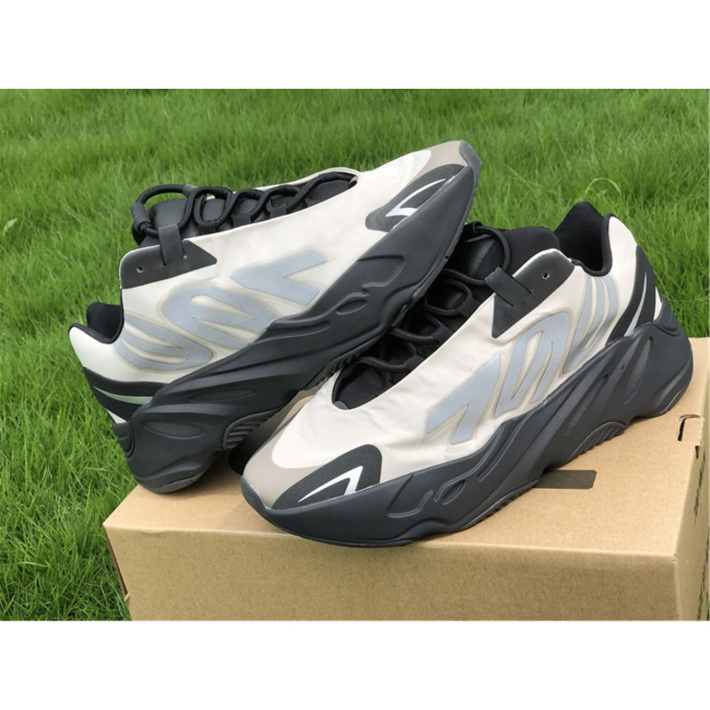 Ad*s yeezy boost 700 mnvn bone fy3729 sneakers men women