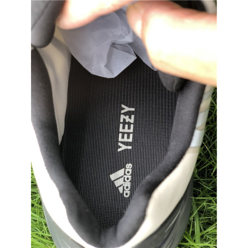 Ad*s yeezy boost 700 mnvn bone fy3729 sneakers men women