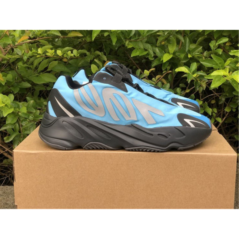 Ad*s yeezy boost 700 mnvn bright cyan gz3079 sneakers men women