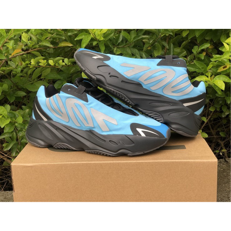 Ad*s yeezy boost 700 mnvn bright cyan gz3079 sneakers men women