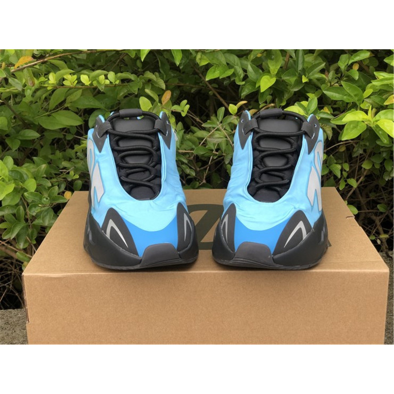 Ad*s yeezy boost 700 mnvn bright cyan gz3079 sneakers men women