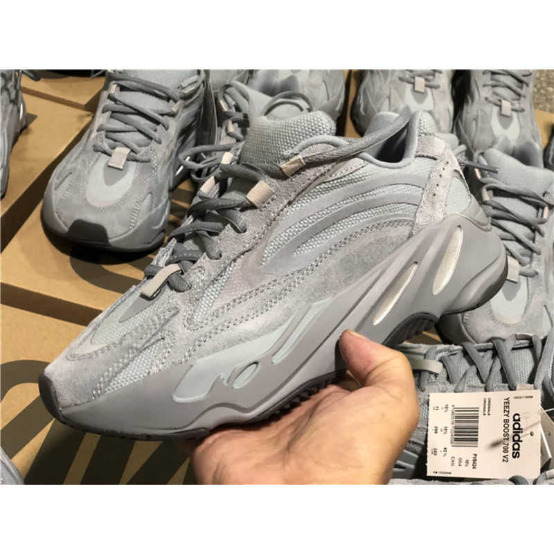 Ad*s yeezy boost 700 v2 hospital blue fv8424 sneakers men women