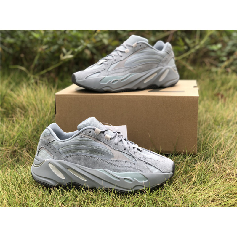 Ad*s yeezy boost 700 v2 hospital blue fv8424 sneakers men women