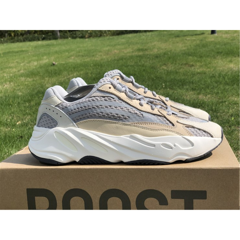 Ad*s yeezy boost 700 v2 cream gy7924 sneakers men women