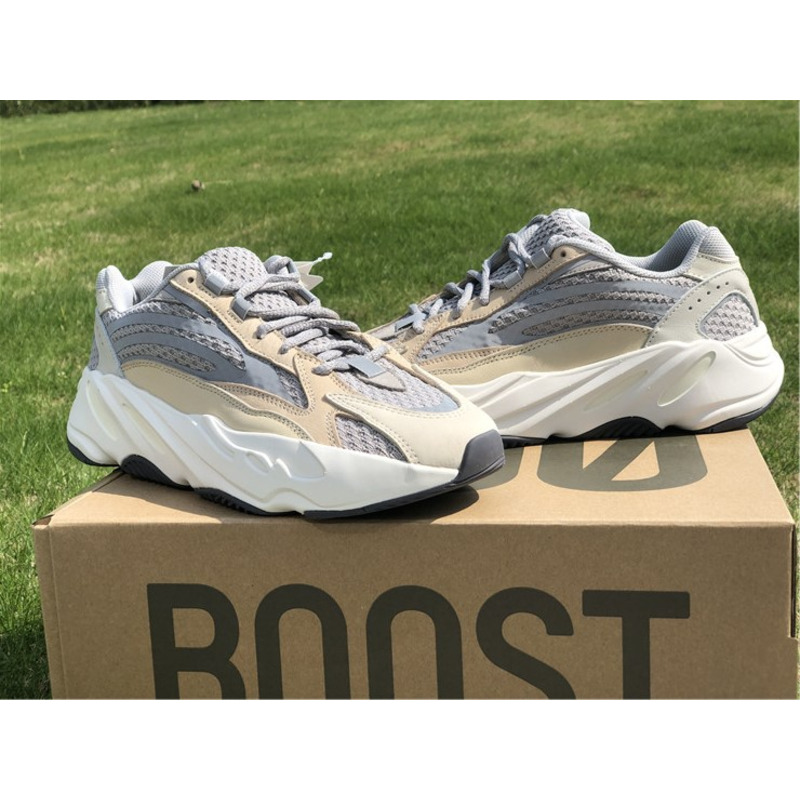 Ad*s yeezy boost 700 v2 cream gy7924 sneakers men women