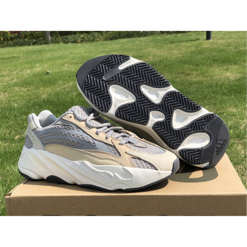 Ad*s yeezy boost 700 v2 cream gy7924 sneakers men women