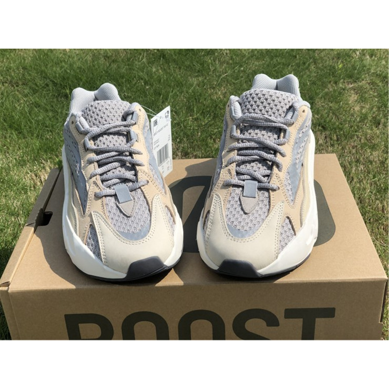 Ad*s yeezy boost 700 v2 cream gy7924 sneakers men women