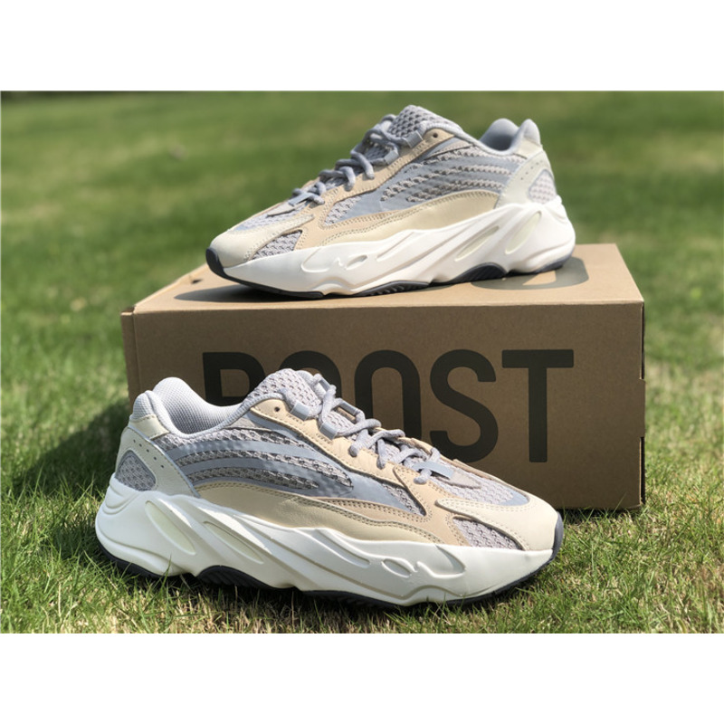 Ad*s yeezy boost 700 v2 cream gy7924 sneakers men women