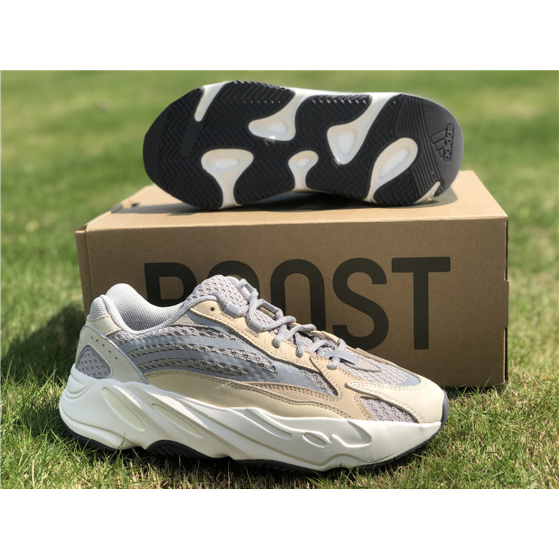 Ad*s yeezy boost 700 v2 cream gy7924 sneakers men women