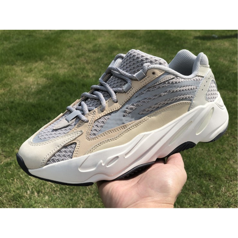 Ad*s yeezy boost 700 v2 cream gy7924 sneakers men women