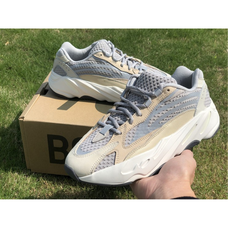 Ad*s yeezy boost 700 v2 cream gy7924 sneakers men women