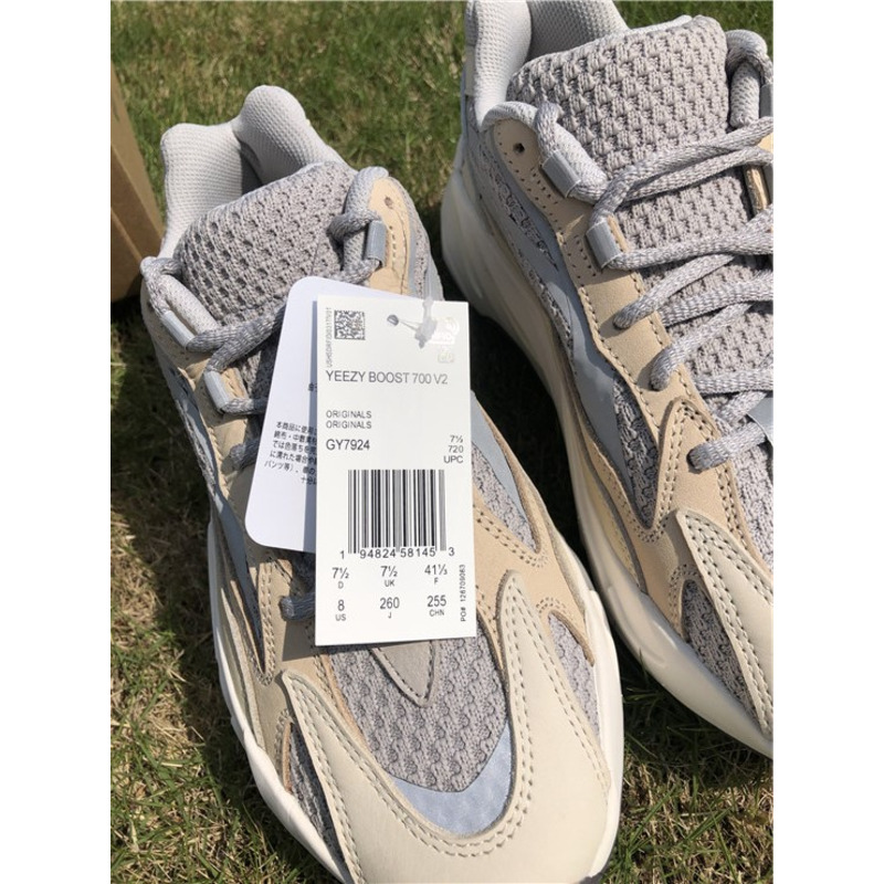 Ad*s yeezy boost 700 v2 cream gy7924 sneakers men women