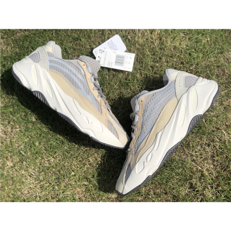 Ad*s yeezy boost 700 v2 cream gy7924 sneakers men women