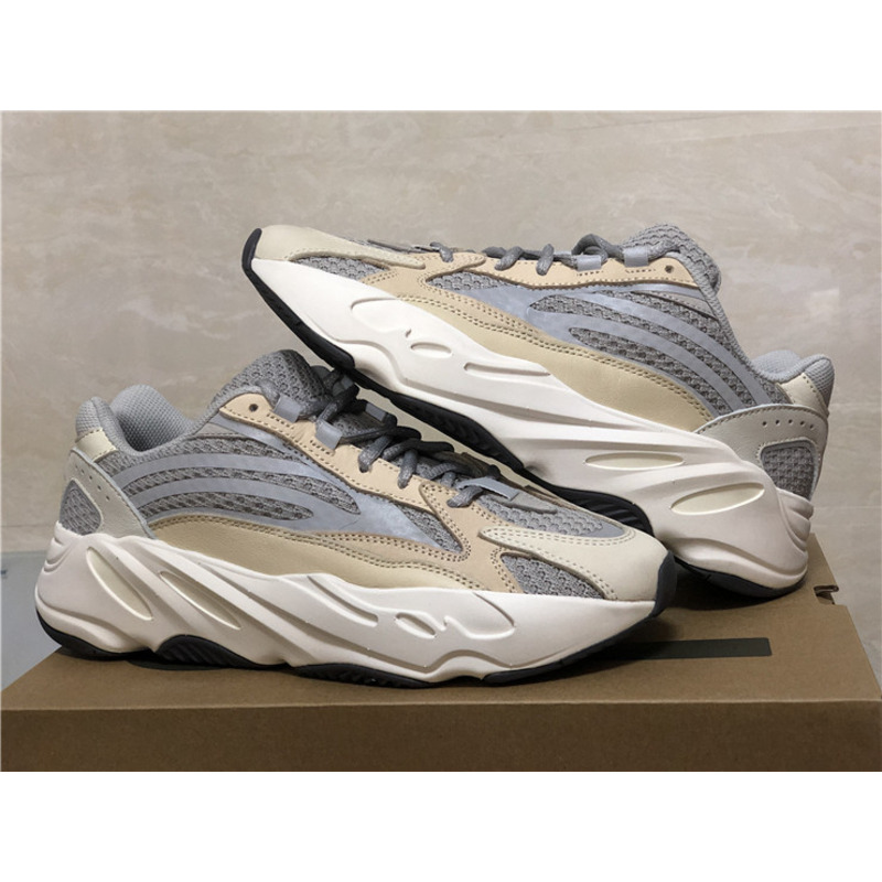 Ad*s yeezy boost 700 v2 cream gy7924 sneakers men women