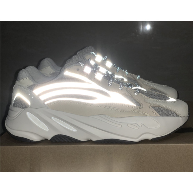 Ad*s yeezy boost 700 v2 cream gy7924 sneakers men women