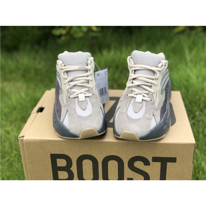 Ad*s yeezy boost 700 v2 volcanic ash tephra fu7914 sneakers men women