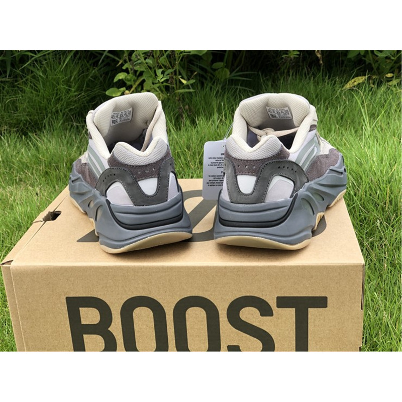 Ad*s yeezy boost 700 v2 volcanic ash tephra fu7914 sneakers men women