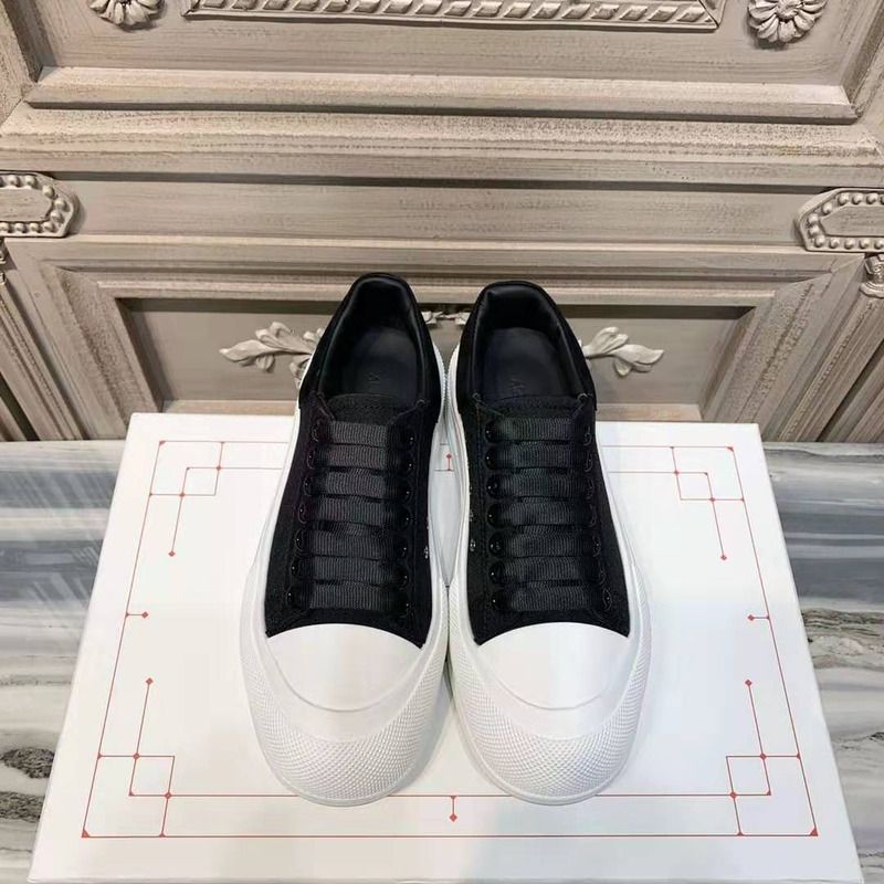 Alexander McQueen Deck Lace-Up Plimsoll Sneaker