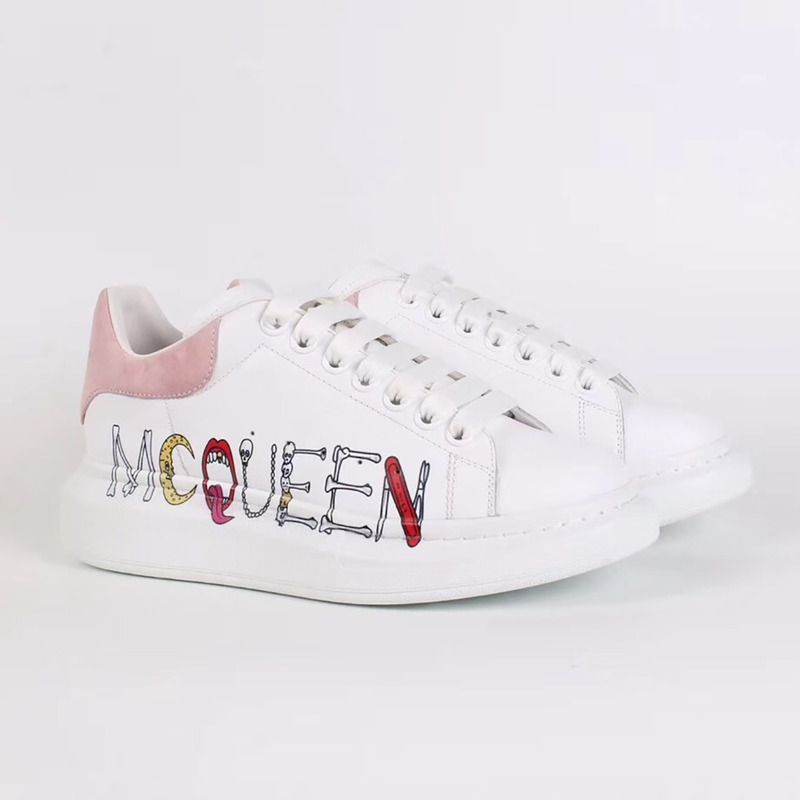 Alexander McQueen Sneakers with Graffiti Logo in White/Pink