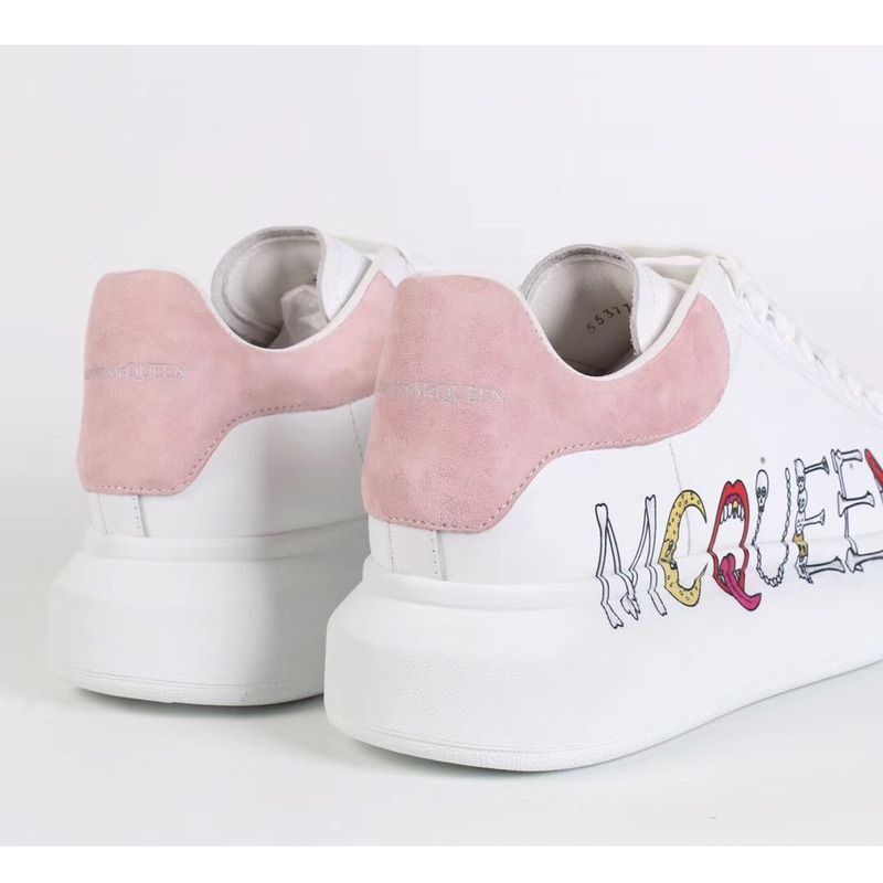 Alexander McQueen Sneakers with Graffiti Logo in White/Pink