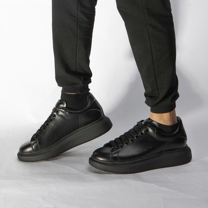 Alexander McQueen Sneaker in Black