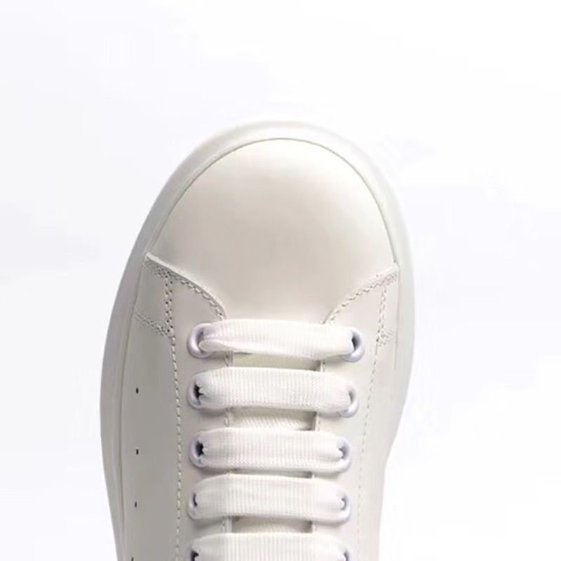 Alexander McQueen Sneaker in White&Reflective Blue