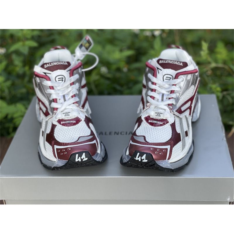 Ba*len*cia*ga runner burgundy