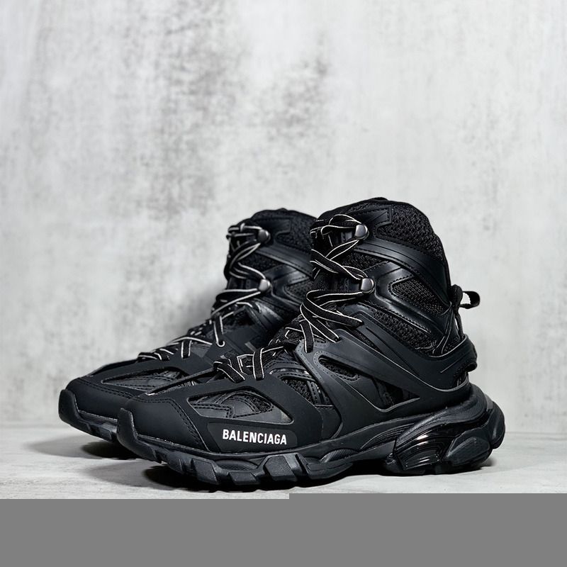 Ba*len*cia*ga men''s track hike sneaker in black