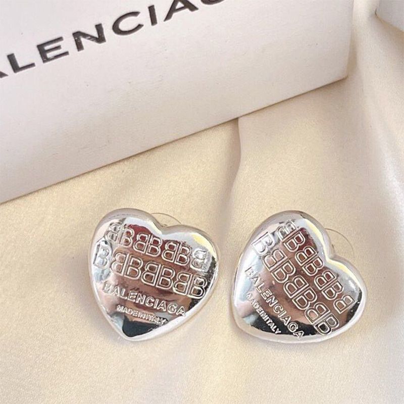 Ba*len*cia*ga  engraved heart earrings