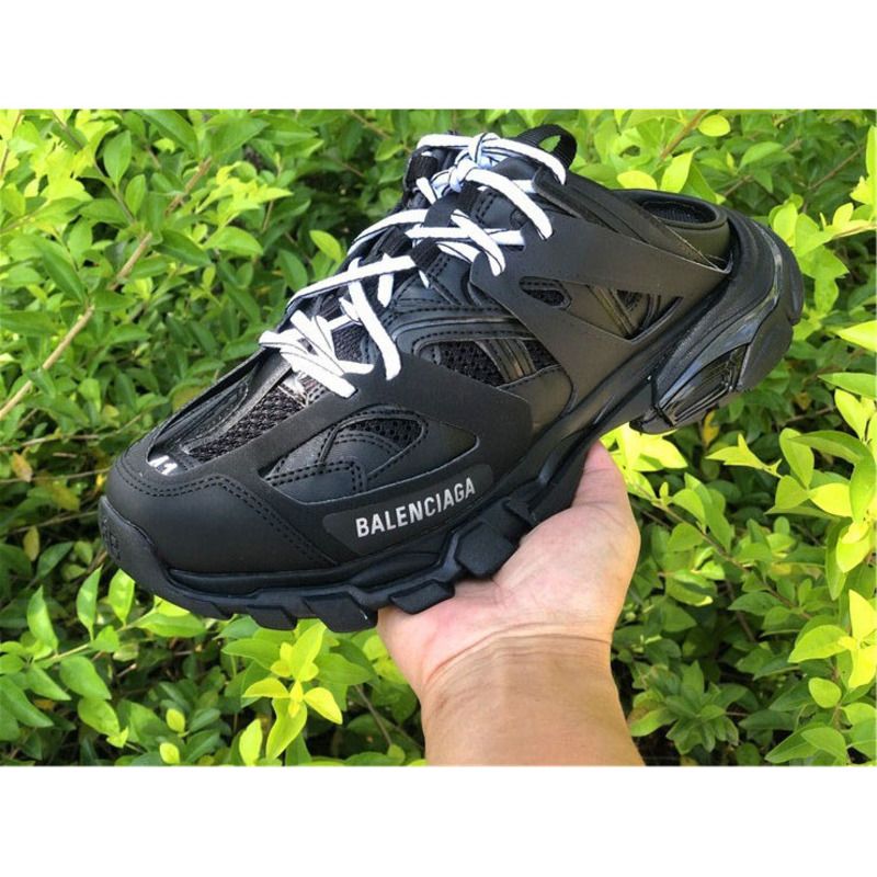 Ba*len*cia*ga men''s track sneaker in black