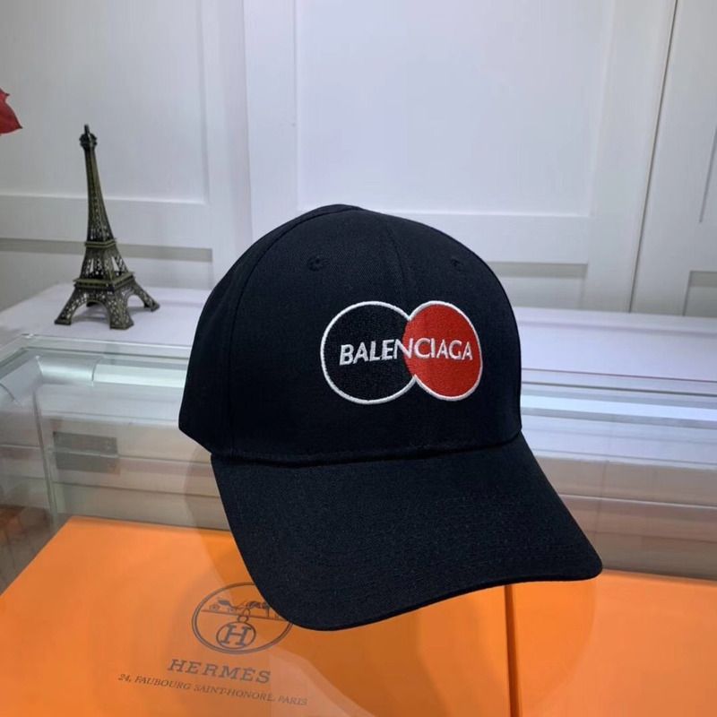 Ba*len*cia*ga uniform cap in black