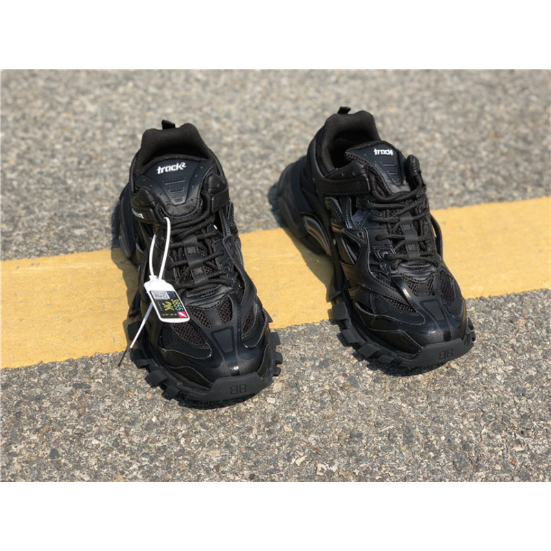 Ba*len*cia*ga 4.0 black sneakers men women