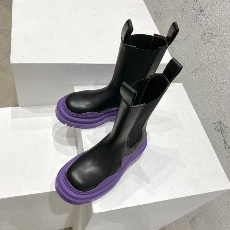 Bo*te*ga ve*ne*ta  tire rubber-trimmed leather chelsea boots