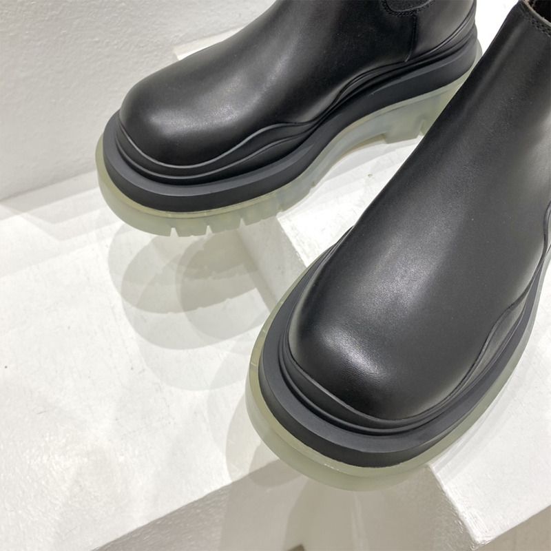 Bo*te*ga ve*ne*ta  rubber-trimmed leather chelsea boots