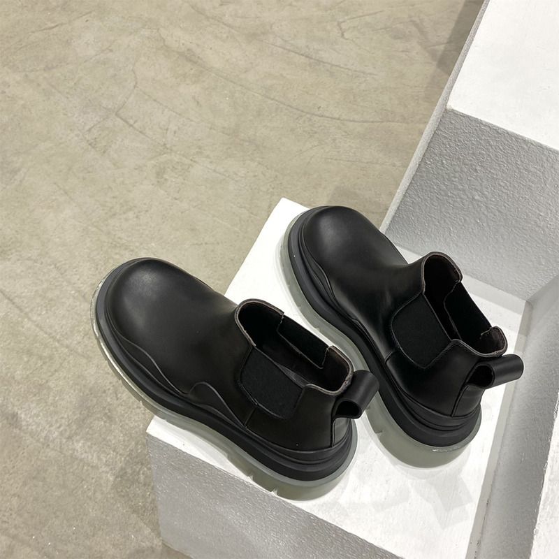 Bo*te*ga ve*ne*ta  rubber-trimmed leather chelsea boots