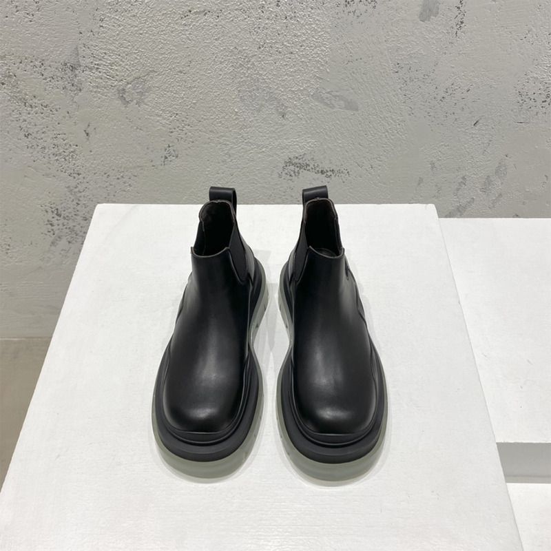 Bo*te*ga ve*ne*ta  rubber-trimmed leather chelsea boots