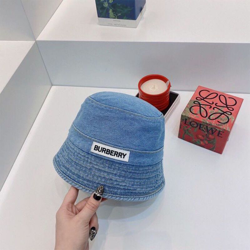 B**rry light denim bucket hat