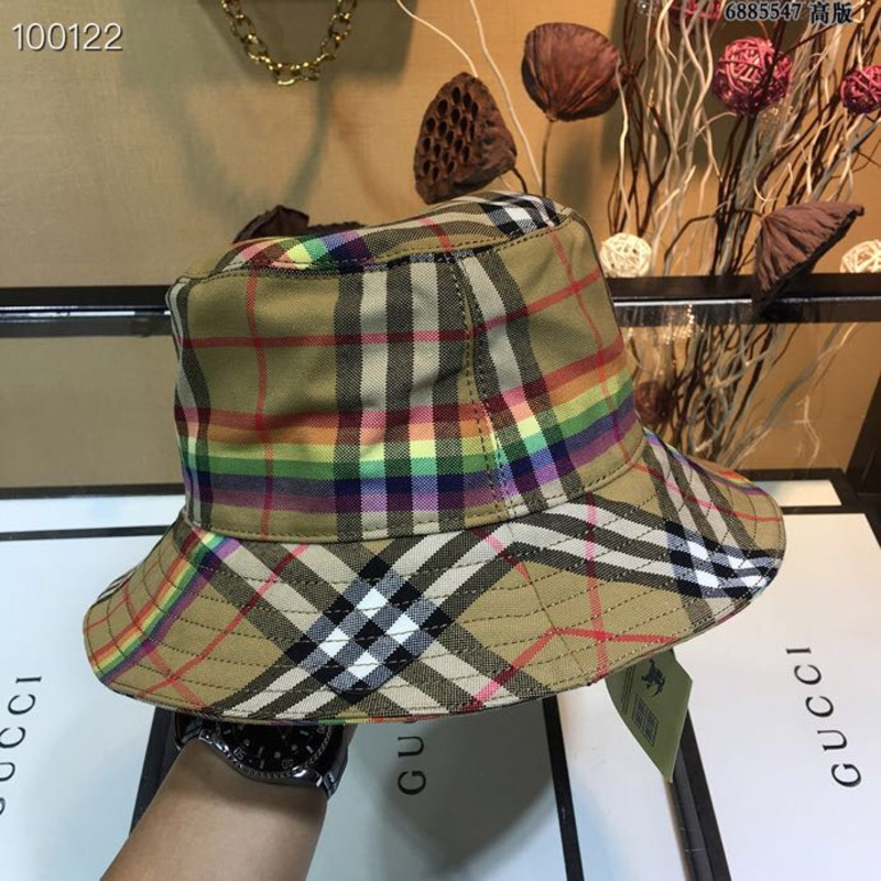 B**rry rainbow stripe vintage check bucket hat