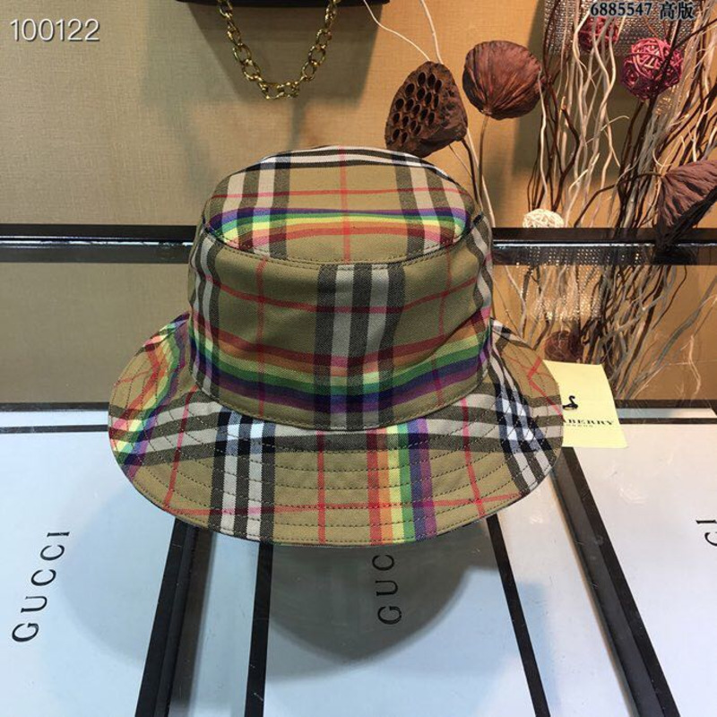 B**rry rainbow stripe vintage check bucket hat