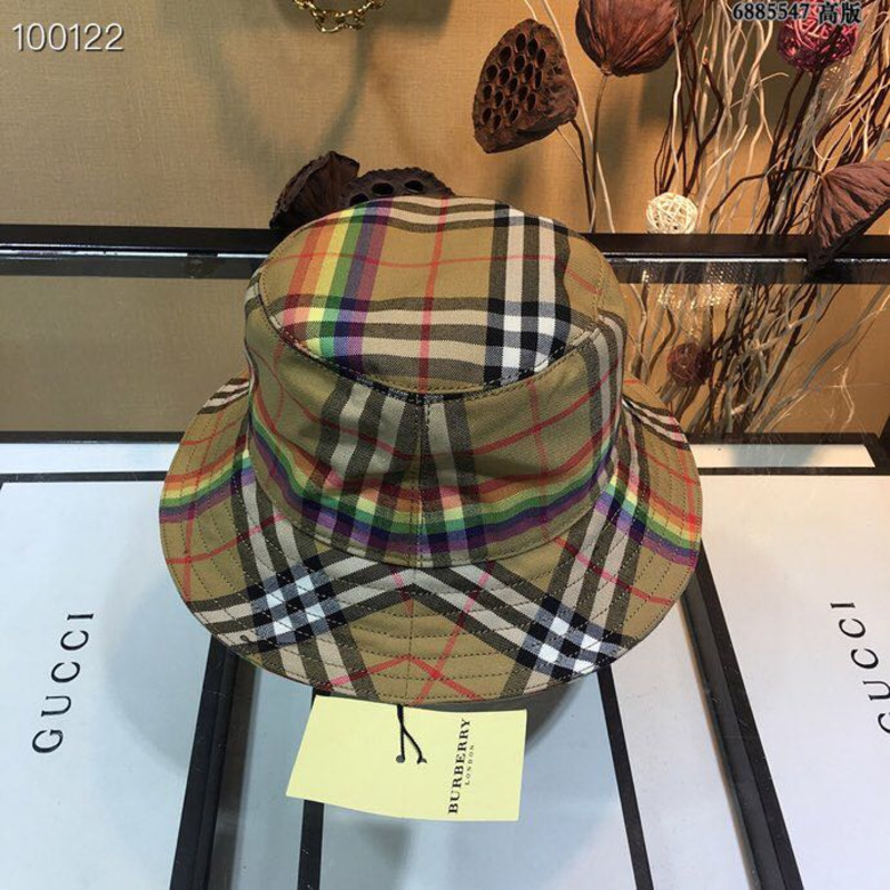 B**rry rainbow stripe vintage check bucket hat