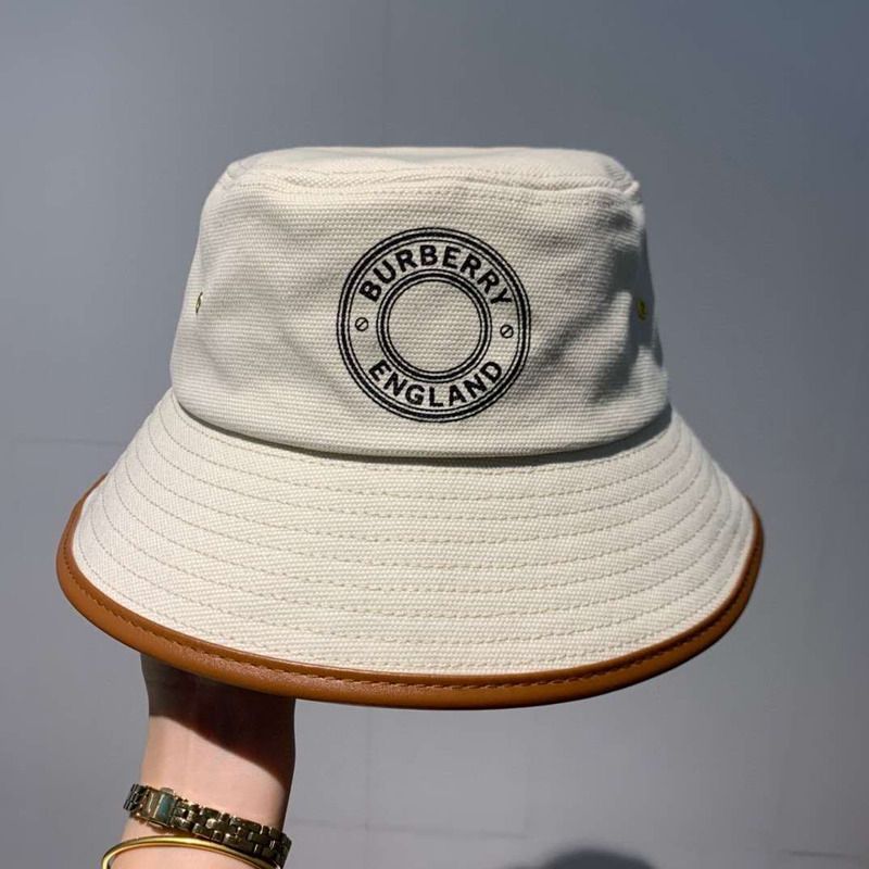 B**rry logo bucket hat