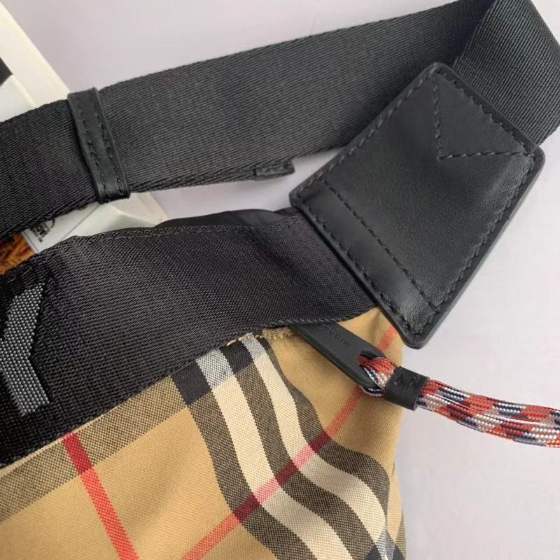 B**rry vintage check belt bag