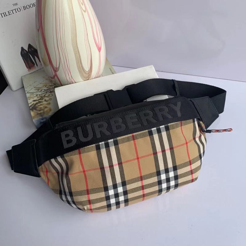 B**rry vintage check belt bag