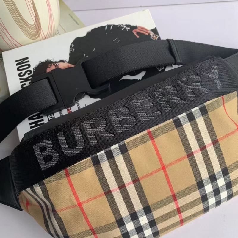 B**rry vintage check belt bag