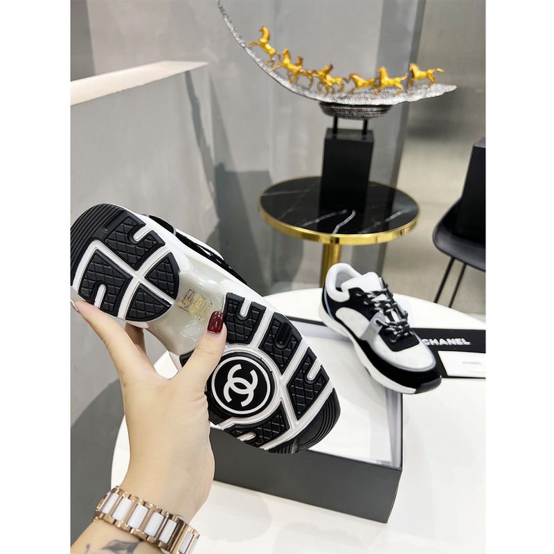 Ch*el low-top luminous sneakers(black&white)