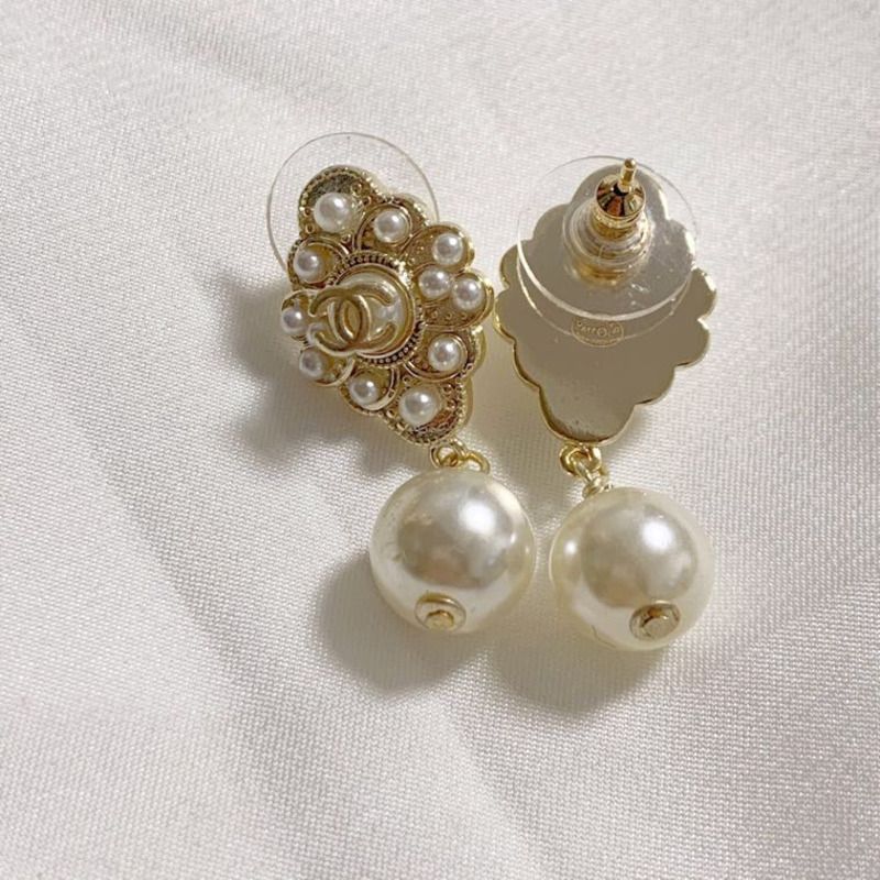 Ch*el  glass pearls earrings